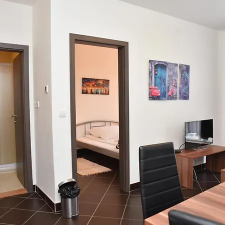 Private 5b23 In Kraljevi Cardaci Lägenhet *